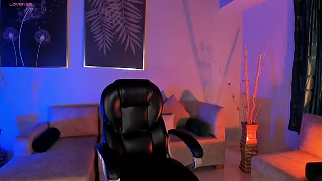 ViolettHansson online show from December 17, 6:46 pm