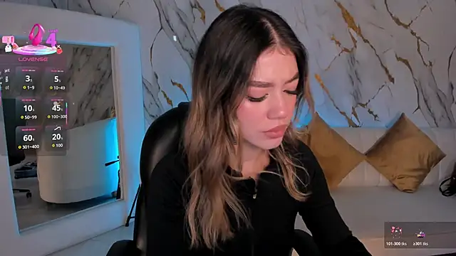 ViolettHansson online show from November 7, 11:04 am