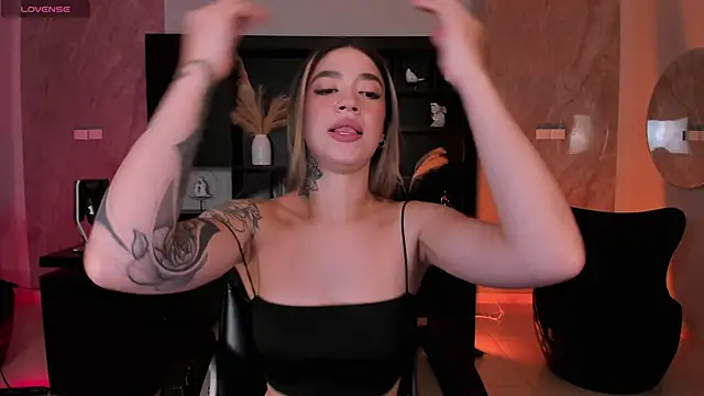 ViolettHansson online show from March 25, 7:24 pm