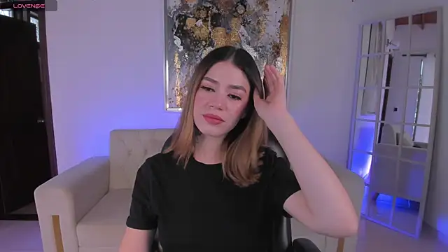 Snapshot of ViolettHansson chatting on March 19, 6:12 pm ViolettHansson online show from March 19, 6:12 pm