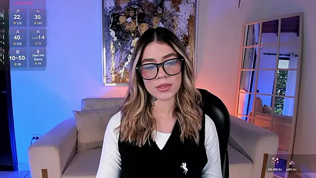 ViolettHansson online show from February 13, 6:30 pm