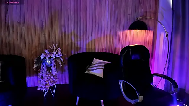 ViolettHansson online show from November 11, 6:36 pm