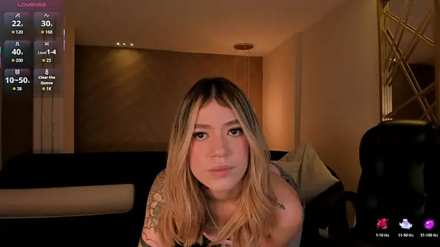 ViolettHansson online show from January 10, 12:22 pm