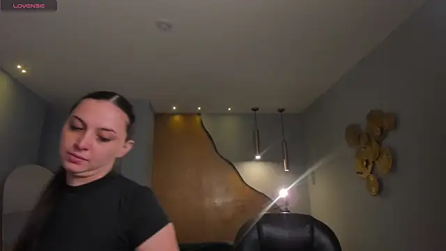 AliceHarper  online show from March 4, 7:54 pm