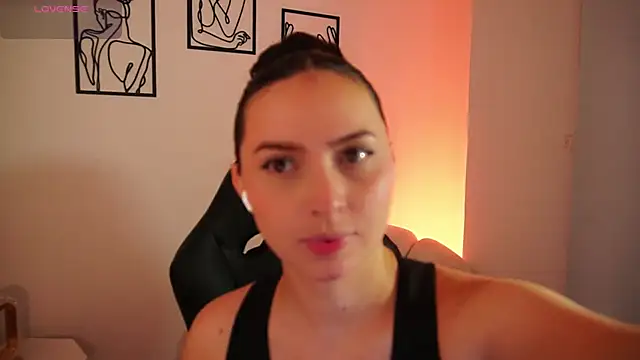 Snapshot of AliceHarper_ chatting on June 25, 1:47 am AliceHarper online show from June 25, 1:47 am