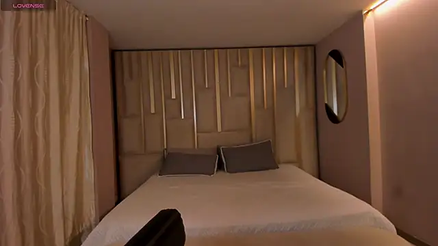 AliceHarper  online show from April 19, 4:19 pm