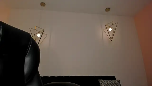 AliceHarper  online show from November 4, 9:40 pm