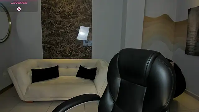 AliceHarper  online show from April 30, 8:57 pm