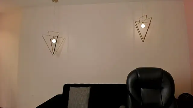 AliceHarper  online show from November 6, 5:50 pm