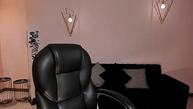 AliceHarper  online show from September 23, 7:32 pm