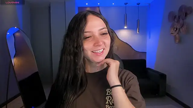 AliceHarper  online show from April 5, 4:35 pm