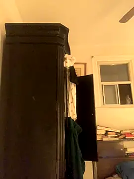 holyeroticss online show from November 12, 12:37 am