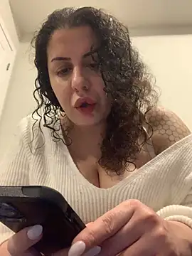 holyeroticss online show from February 28, 2:11 am