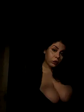 Snapshot of holyeroticss chatting on October 1, 11:52 pm holyeroticss online show from October 1, 11:52 pm