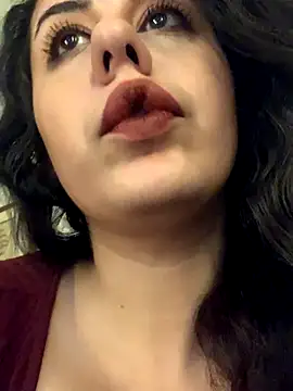 holyeroticss online show from November 2, 12:04 am