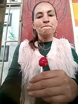 Divalive 28 online show from October 26, 5:46 pm