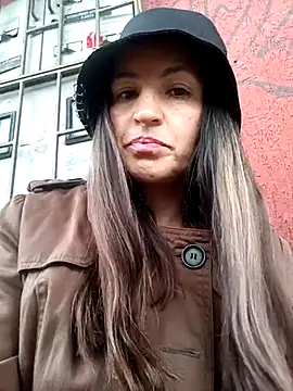 Snapshot of Divalive_28 chatting on February 11, 8:42 pm Divalive 28 online show from February 11, 8:42 pm