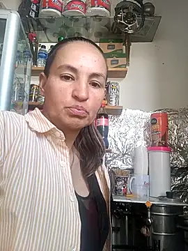 Snapshot of Divalive_28 chatting on October 13, 3:24 pm Divalive 28 online show from October 13, 3:24 pm