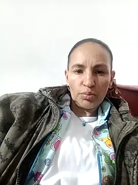Snapshot of Divalive_28 chatting on February 12, 11:41 pm Divalive 28 online show from February 12, 11:41 pm