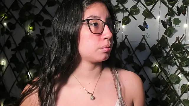 CoralineSanchez online show from October 21, 3:17 am