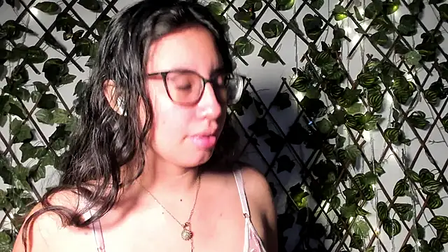 CoralineSanchez online show from November 8, 3:10 am