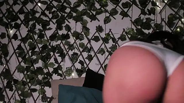 CoralineSanchez online show from December 5, 7:23 pm