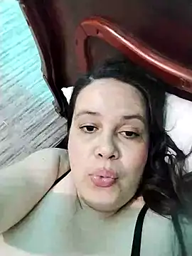 Snapshot of lunanataly chatting on March 10, 12:18 am lunanataly online show from March 10, 12:18 am