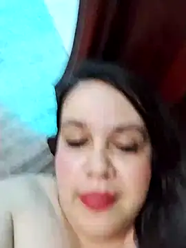 Snapshot of lunanataly chatting on February 23, 10:31 pm lunanataly online show from February 23, 10:31 pm