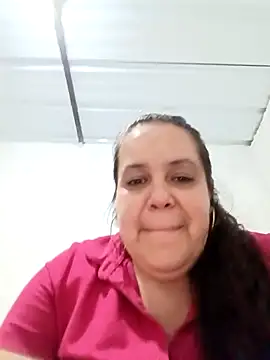 Snapshot of lunanataly chatting on December 14, 12:06 am lunanataly online show from December 14, 12:06 am