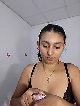 Alyson0001 online show from November 11, 6:58 pm