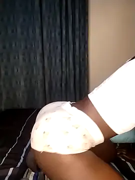 Snapshot of ebonyy_duchess chatting on March 3, 7:32 pm ebonyy duchess online show from March 3, 7:32 pm