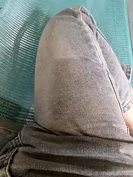 M yiyi online show from December 4, 7:18 am