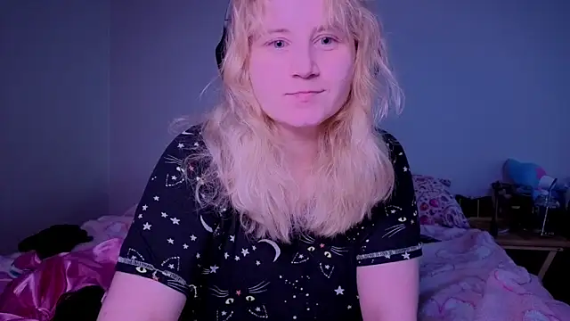 Glitch Witch online show from June 19, 10:32 am