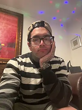 Snapshot of ILLUM1NATE chatting on October 17, 6:32 pm ILLUM1NATE online show from October 17, 6:32 pm