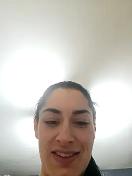 Snapshot of valeriamessal1na chatting on January 3, 4:33 am valeriamessal1na online show from January 3, 4:33 am