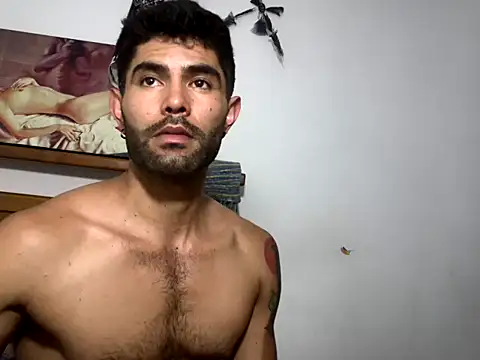 hideonbush051 online show from January 8, 2:45 pm