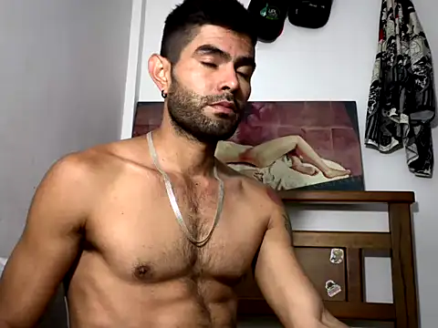 hideonbush051 online show from April 21, 11:39 am