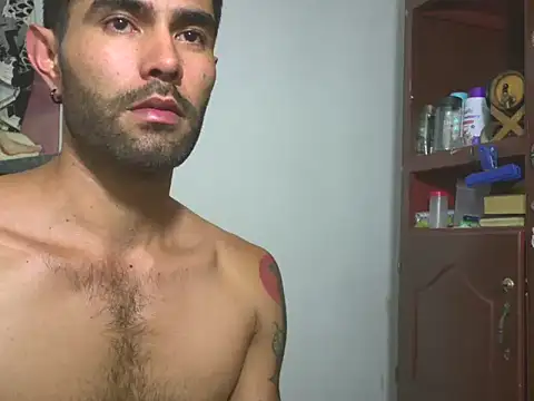 hideonbush051 online show from January 9, 2:51 am