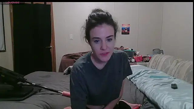 rileyyb  online show from August 6, 2:06 am