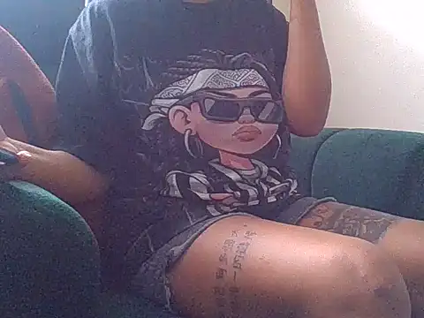 NATASHA LUCKY online show from March 31, 6:26 am