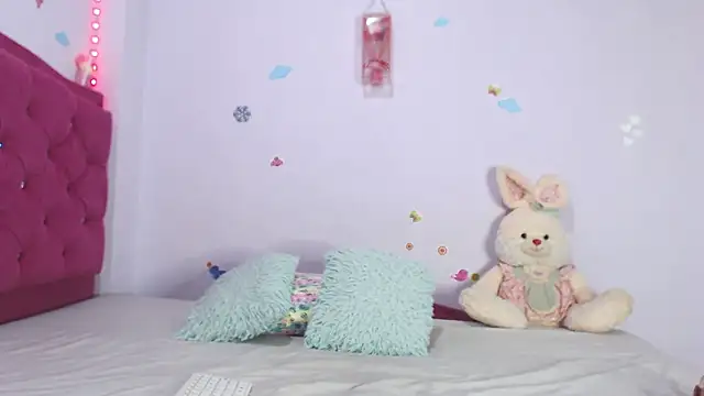 Madelyy  online show from May 13, 8:27 pm
