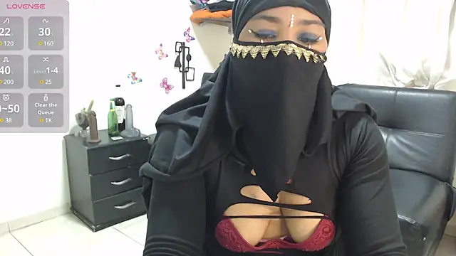 Snapshot of Aaliyah_brown chatting on January 24, 8:55 am Aaliyah brown online show from January 24, 8:55 am