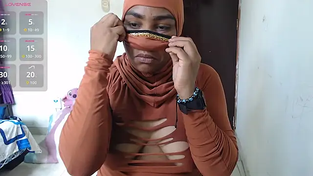 Snapshot of Aaliyah_brown chatting on November 14, 3:59 pm Aaliyah brown online show from November 14, 3:59 pm