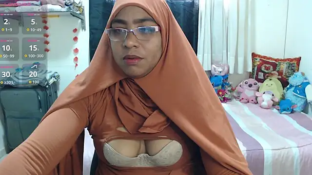 Snapshot of Aaliyah_brown chatting on November 3, 3:15 pm Aaliyah brown online show from November 3, 3:15 pm