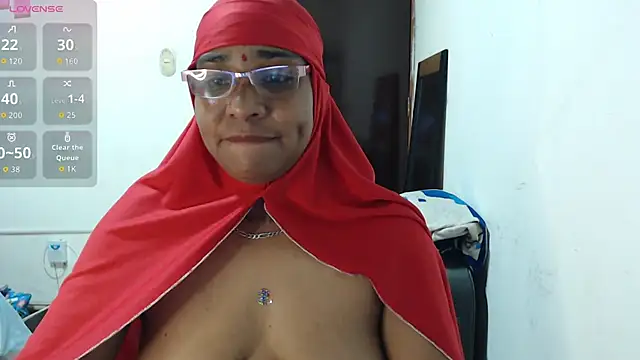 Snapshot of Aaliyah_brown chatting on November 20, 3:18 am Aaliyah brown online show from November 20, 3:18 am