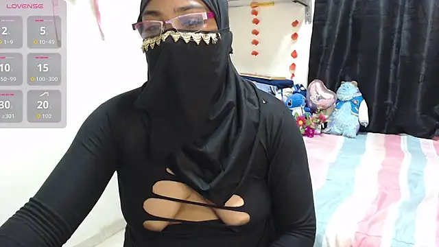 Snapshot of Aaliyah_brown chatting on November 5, 3:04 pm Aaliyah brown online show from November 5, 3:04 pm