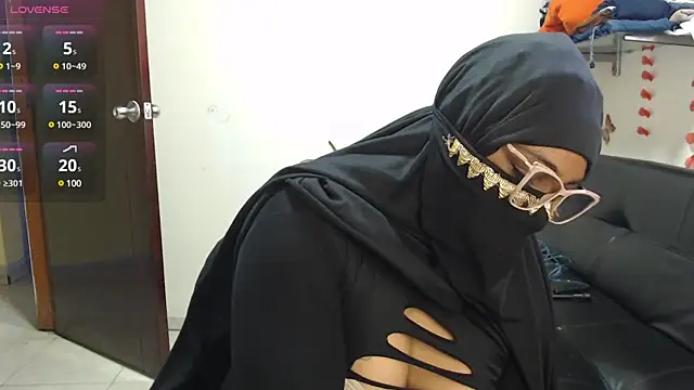 Snapshot of Aaliyah_brown chatting on March 19, 2:24 pm Aaliyah brown online show from March 19, 2:24 pm