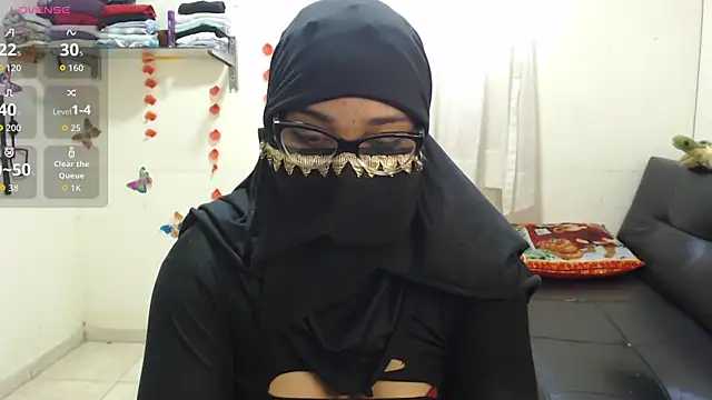 Snapshot of Aaliyah_brown chatting on September 24, 2:01 pm Aaliyah brown online show from September 24, 2:01 pm