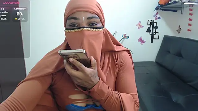 Snapshot of Aaliyah_brown chatting on February 28, 2:09 pm Aaliyah brown online show from February 28, 2:09 pm