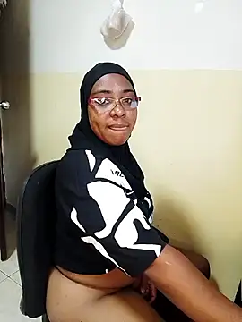 Snapshot of Aaliyah_brown chatting on November 25, 2:06 pm Aaliyah brown online show from November 25, 2:06 pm